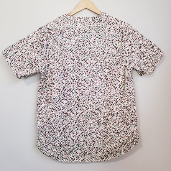 Apple Life Heart Floral Feminine Scrub Top - Picture 7 of 10